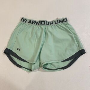 Under Armour Play Up Running Shorts • Women’s Small • Mint Green Loose Fit